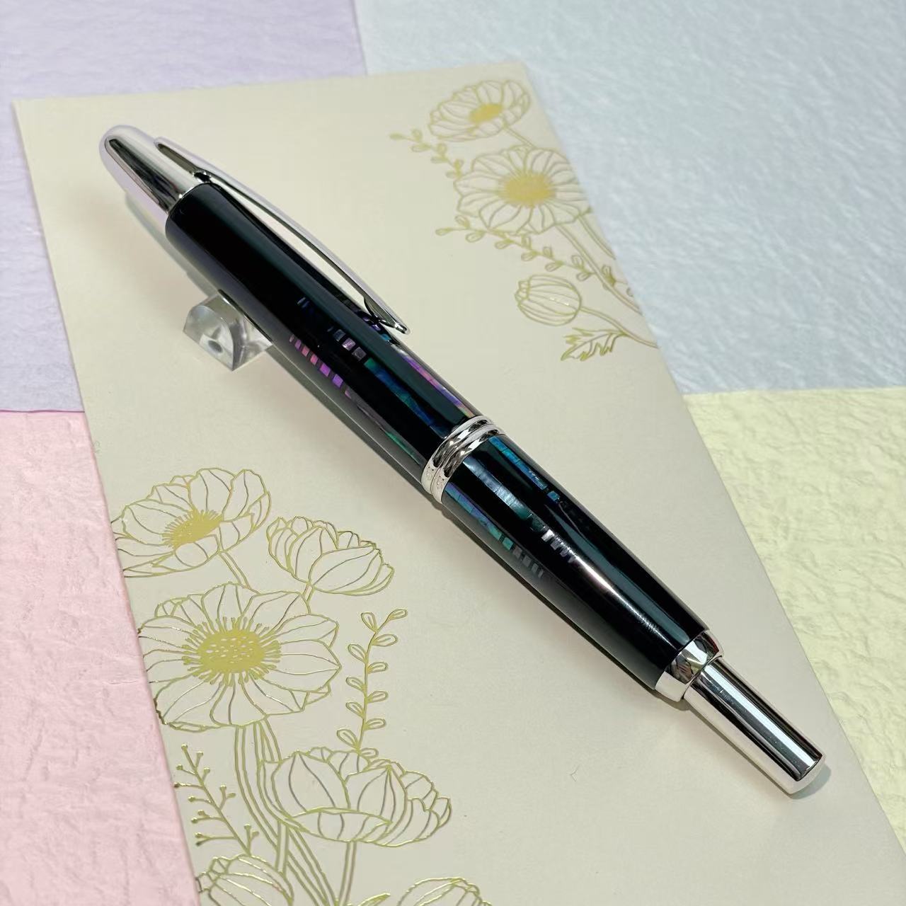 PILOT キャップレス 螺鈿(らでん) 水面 逆輸入品