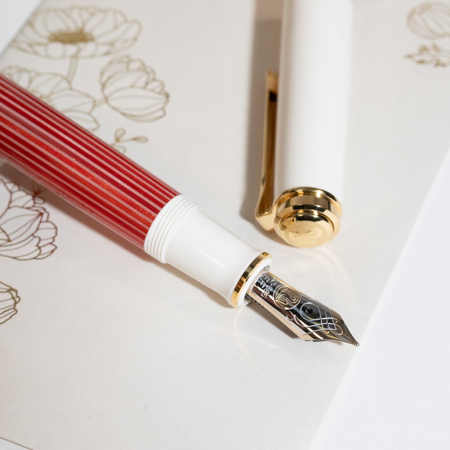 PELIKAN ペリカン 万年筆 スーベレーン M600 レッドホワイト