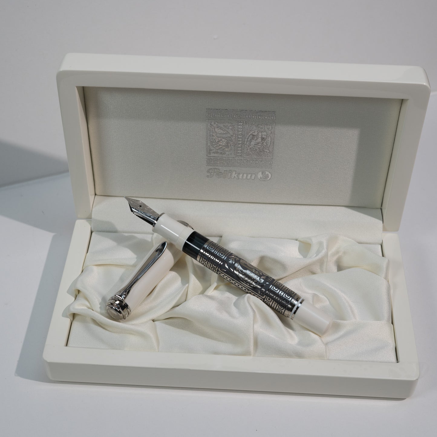 PELIKAN ペリカン 万年筆 トレド M910 ホワイト