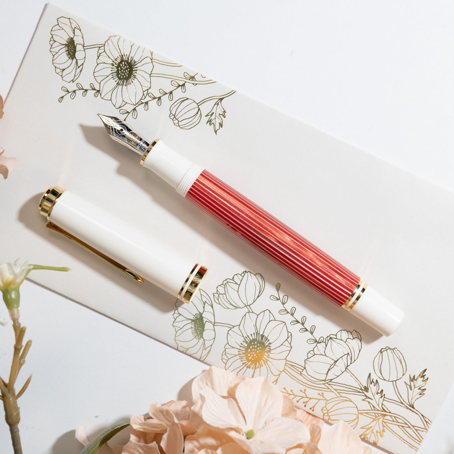 PELIKAN　ペリカン　万年筆　スーベレーン　M600　レッドホワイト